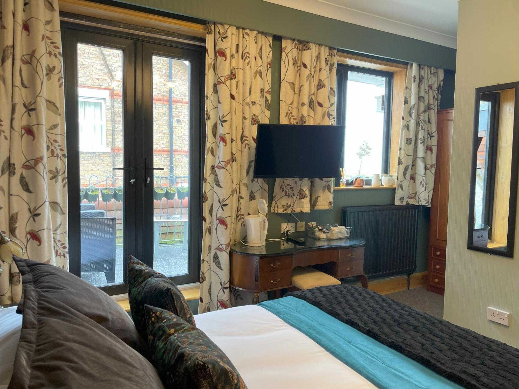 Knights Court Hotel Great Yarmouth Room photo