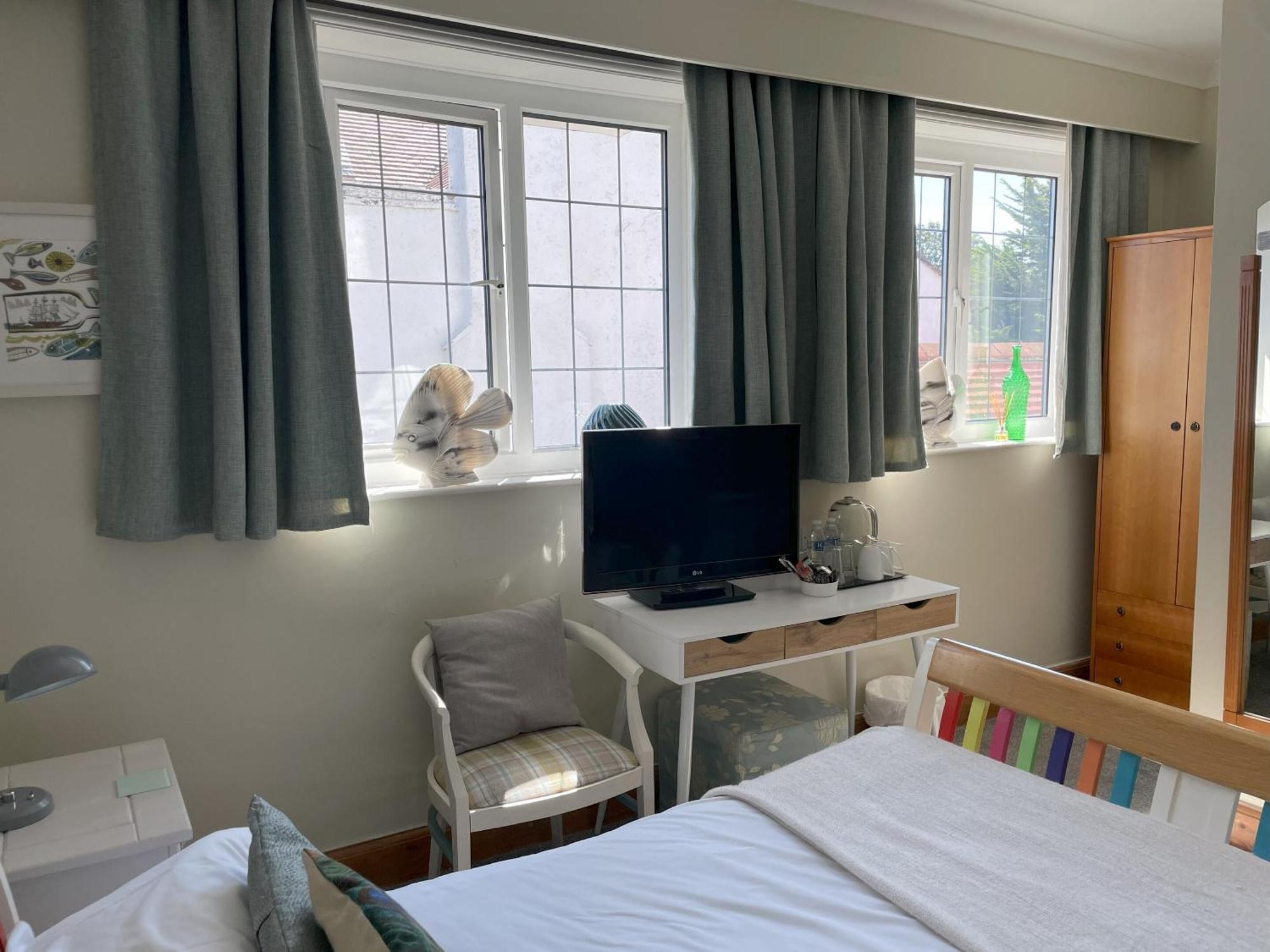 Knights Court Hotel Great Yarmouth Room photo