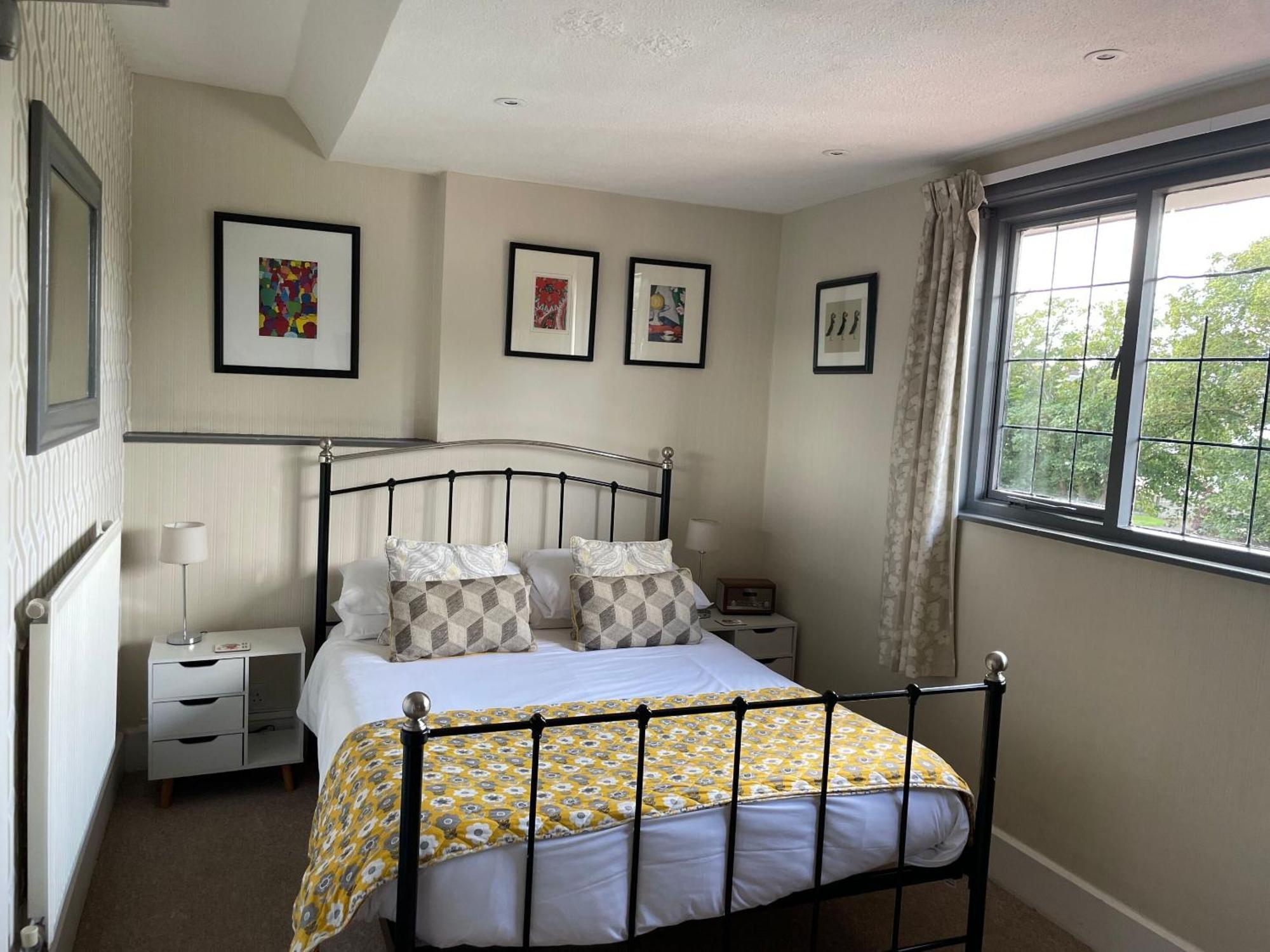 Knights Court Hotel Great Yarmouth Room photo