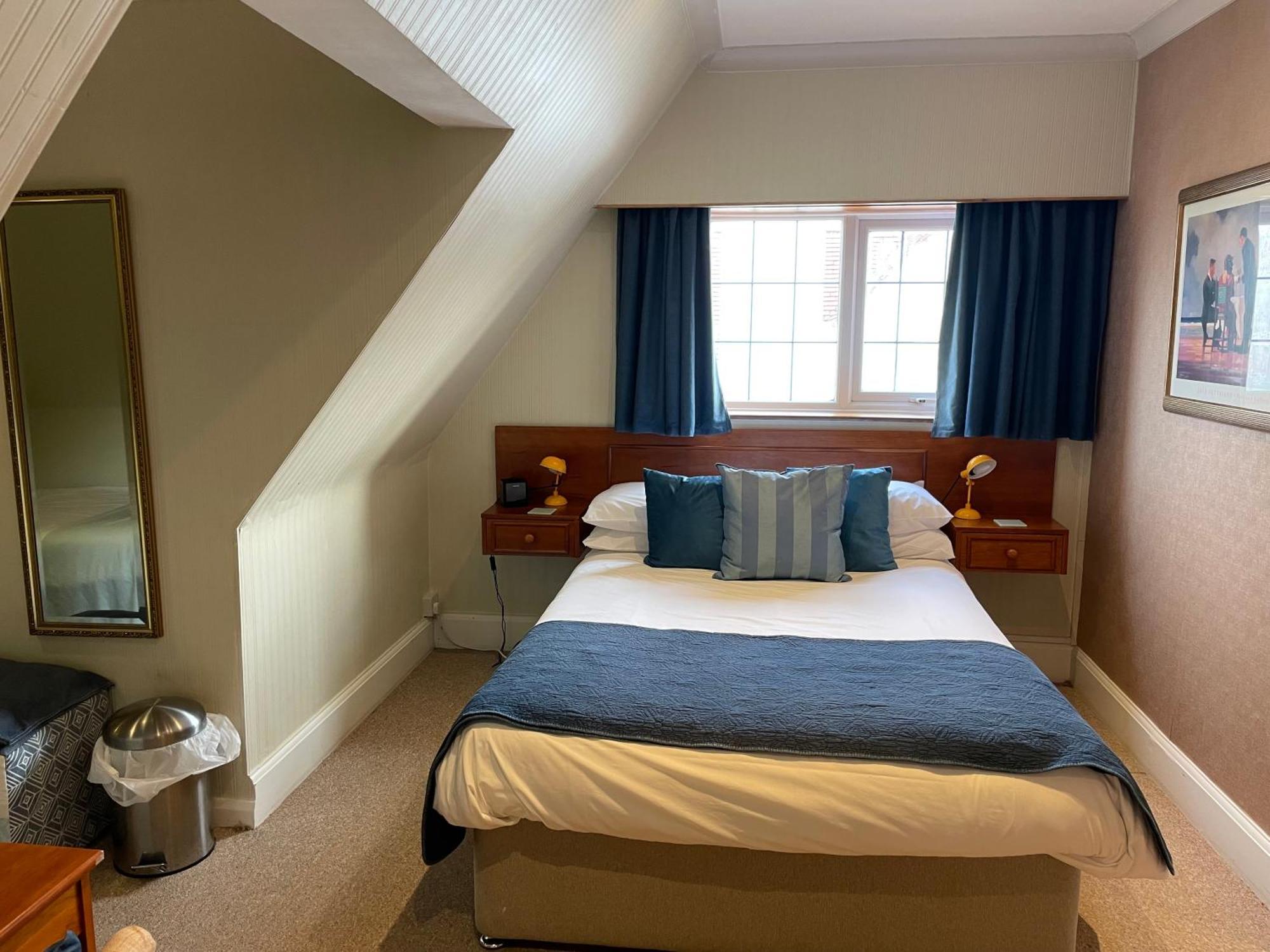 Knights Court Hotel Great Yarmouth Room photo