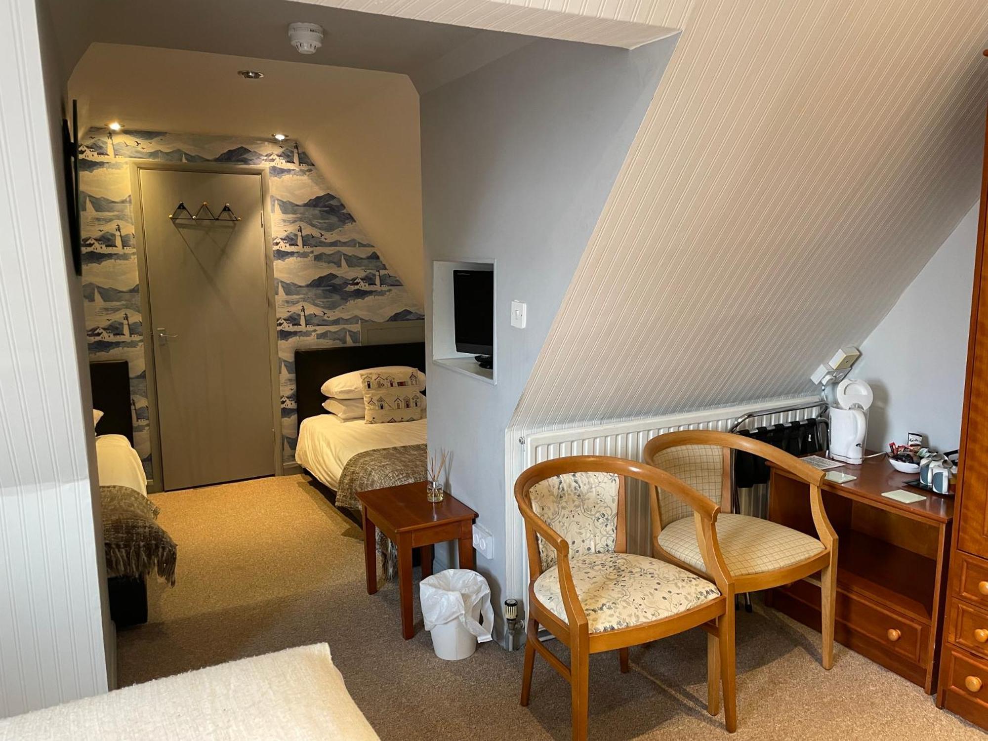 Knights Court Hotel Great Yarmouth Room photo