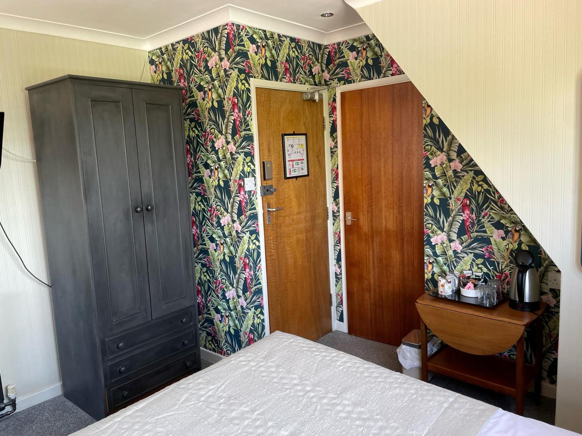 Knights Court Hotel Great Yarmouth Room photo