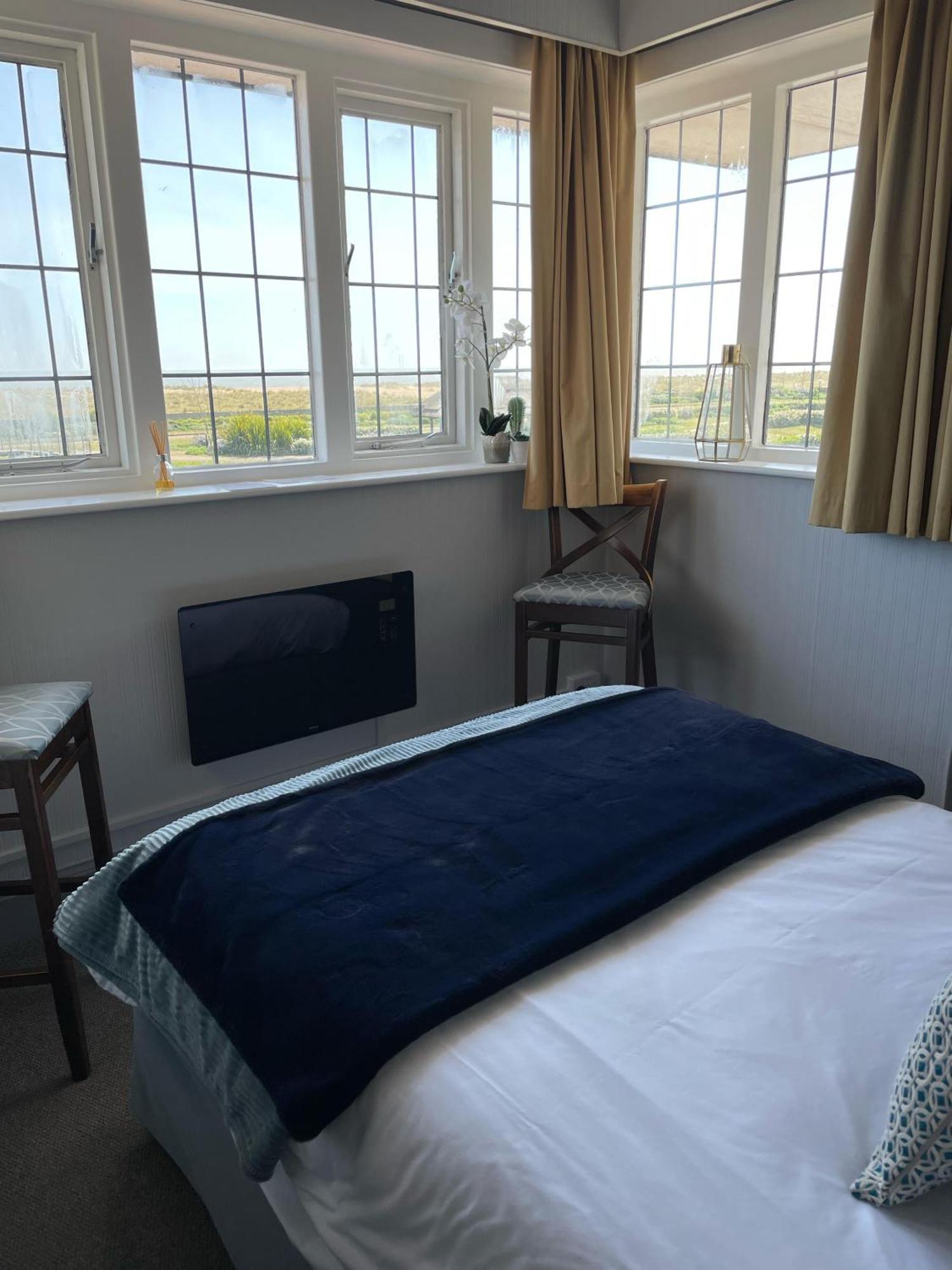 Knights Court Hotel Great Yarmouth Room photo