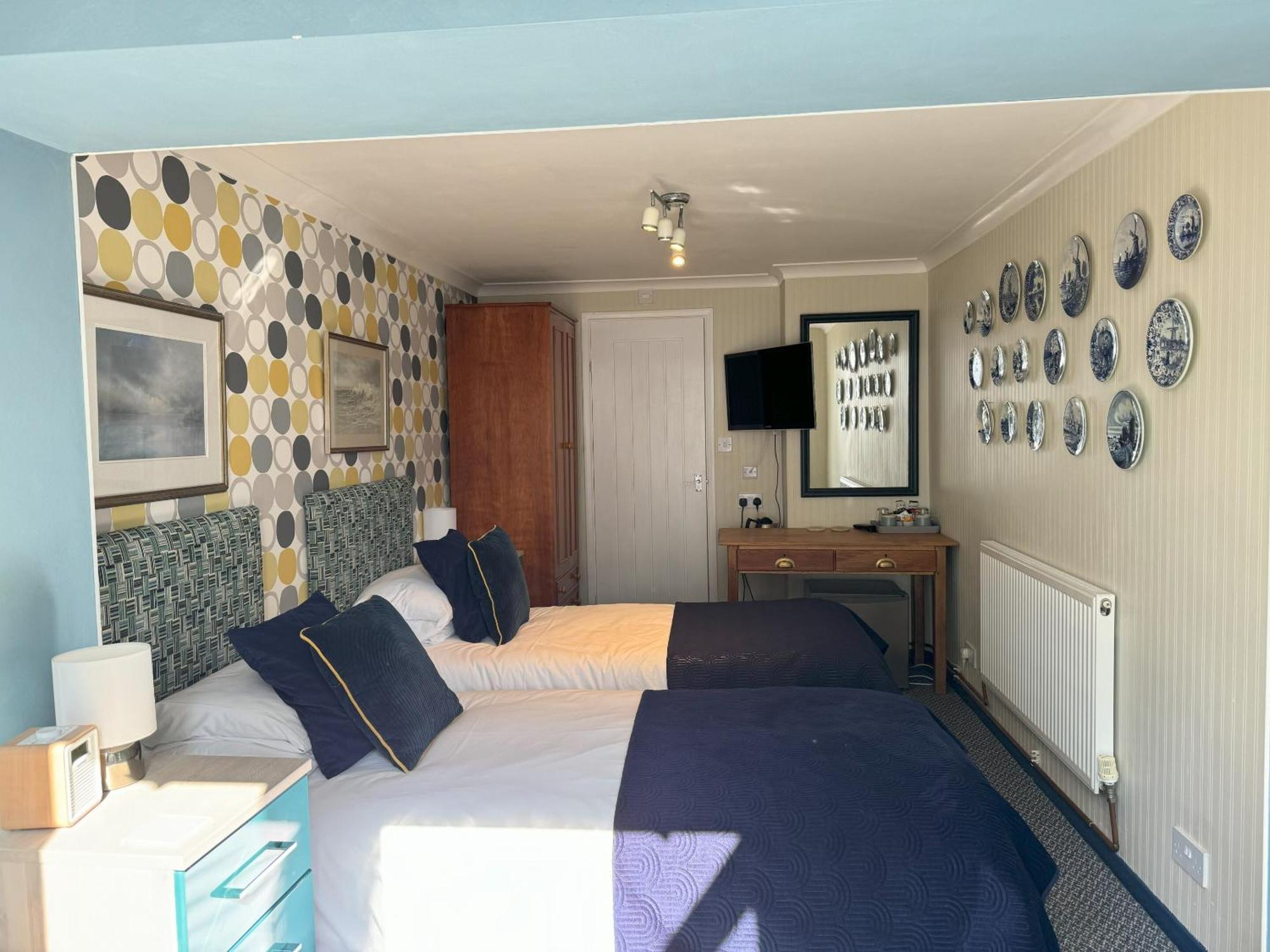 Knights Court Hotel Great Yarmouth Room photo