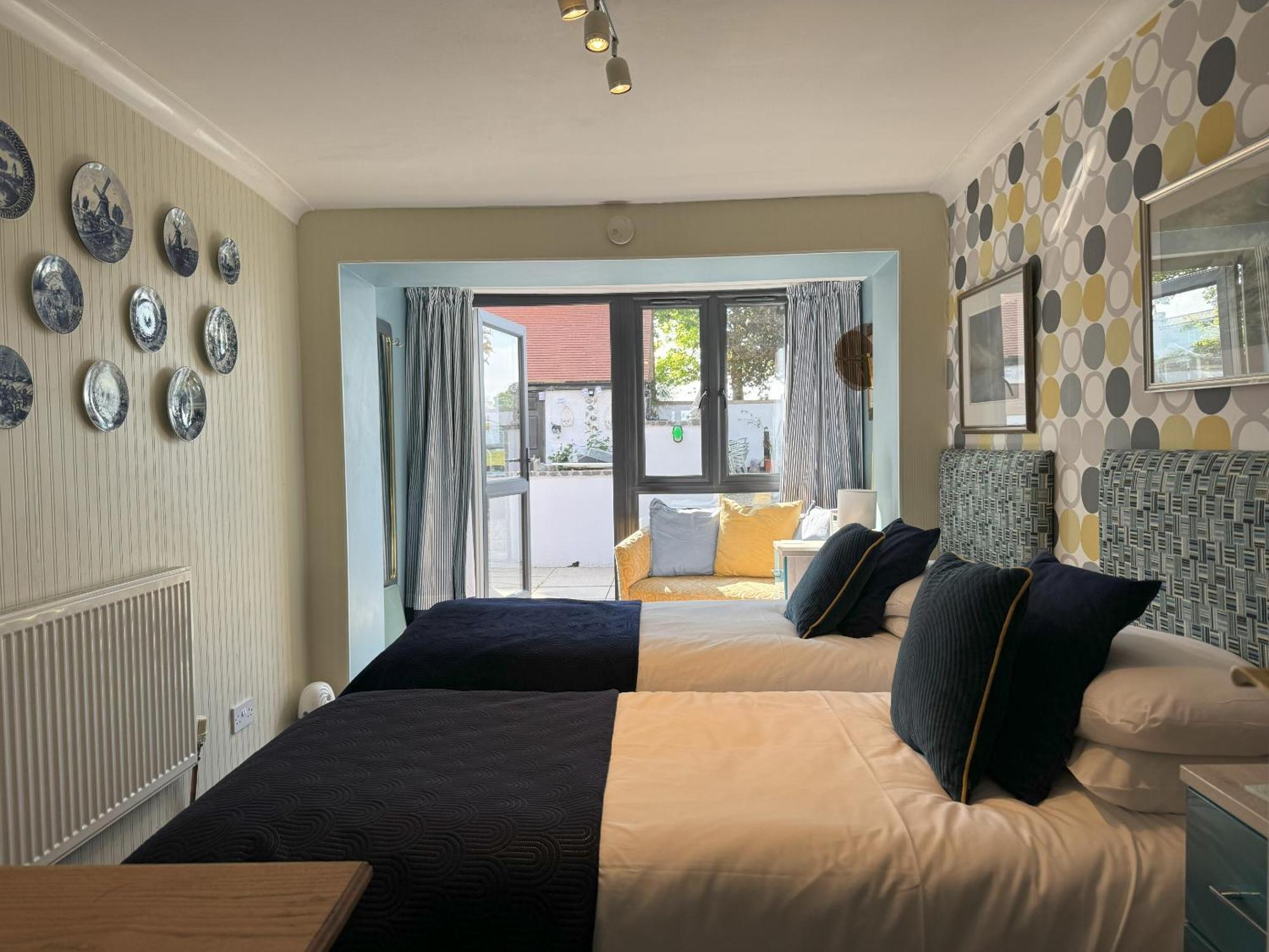 Knights Court Hotel Great Yarmouth Room photo